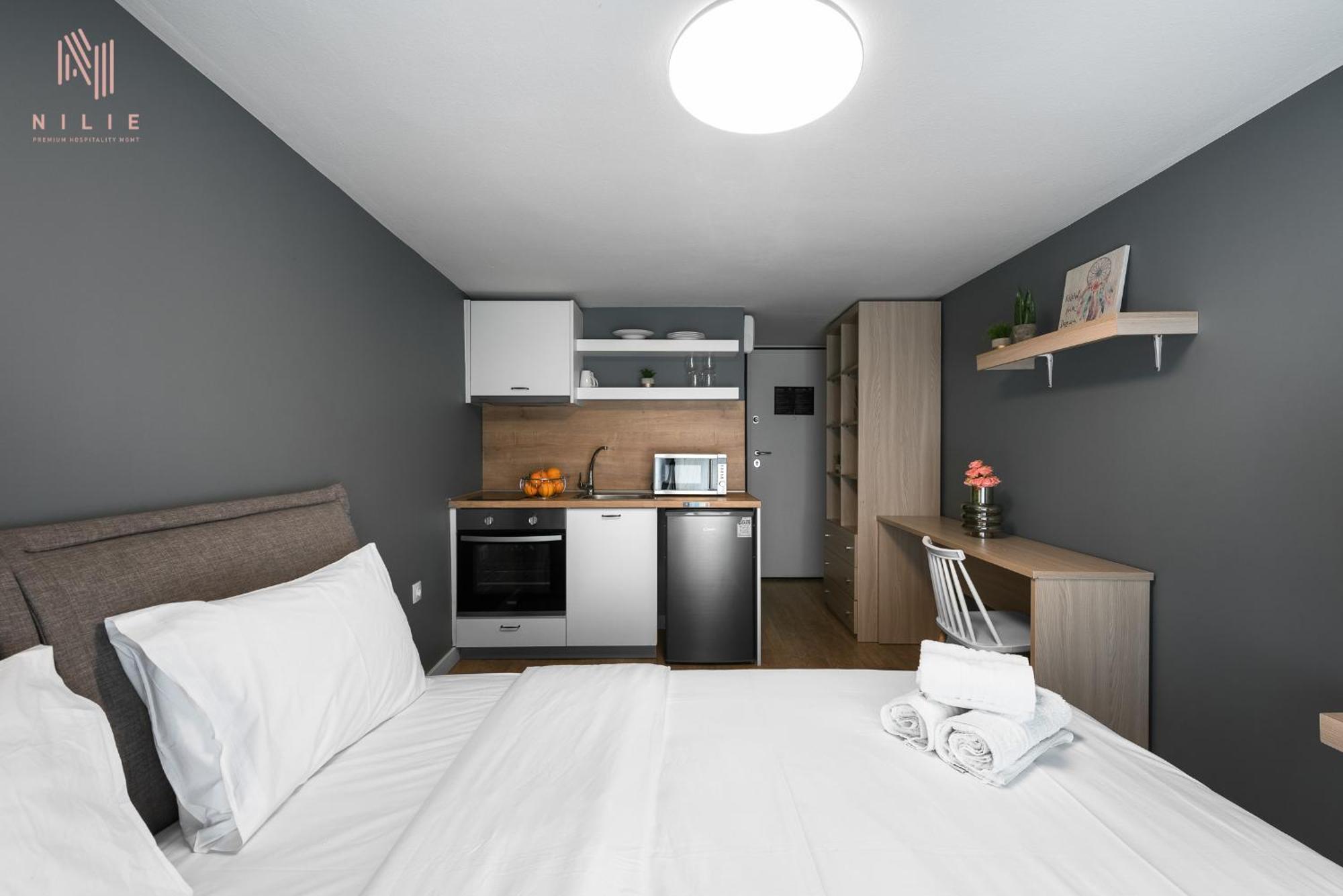 Denizen Boutique Apartments, Nilie Hospitality Mgmt Солун Екстериор снимка