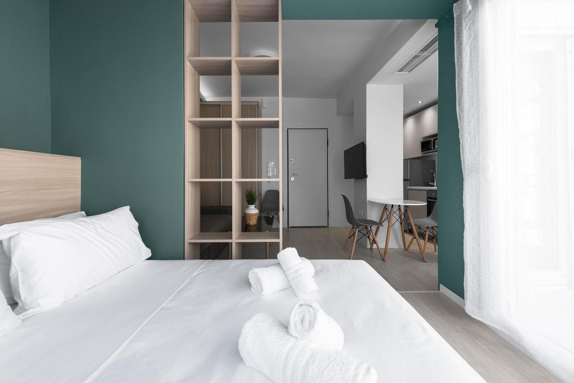 Denizen Boutique Apartments, Nilie Hospitality Mgmt Солун Екстериор снимка