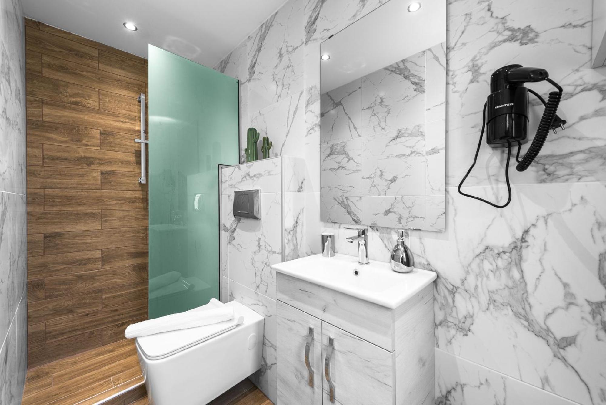 Denizen Boutique Apartments, Nilie Hospitality Mgmt Солун Екстериор снимка