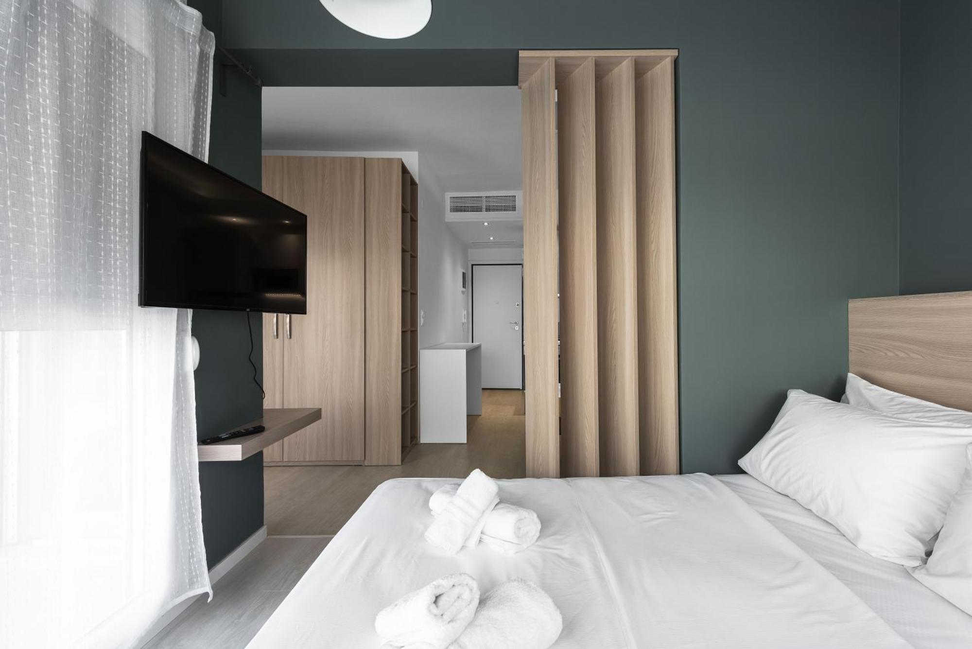 Denizen Boutique Apartments, Nilie Hospitality Mgmt Солун Екстериор снимка