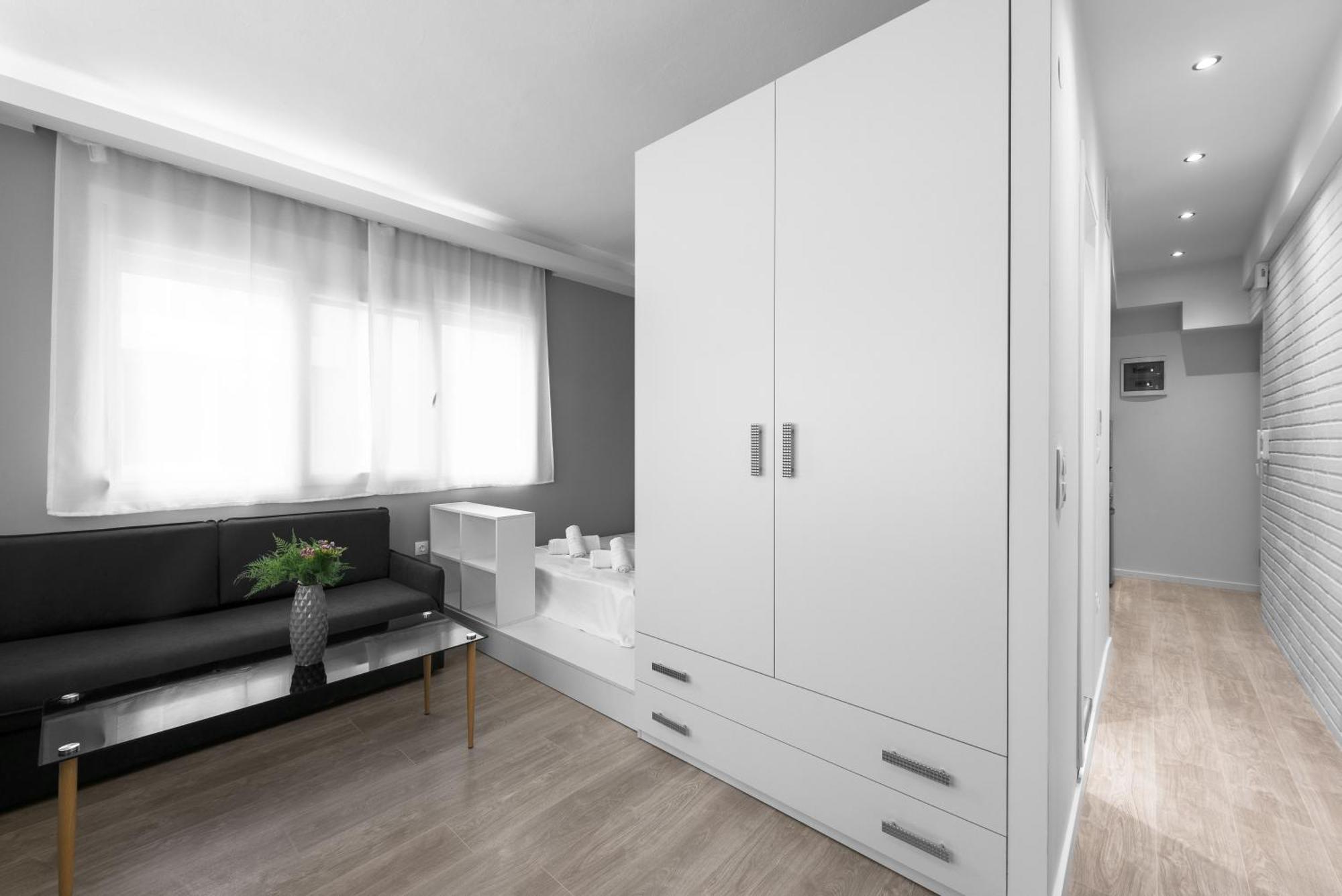 Denizen Boutique Apartments, Nilie Hospitality Mgmt Солун Екстериор снимка