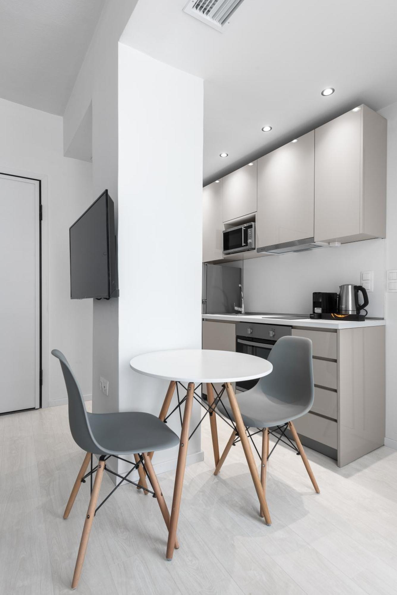 Denizen Boutique Apartments, Nilie Hospitality Mgmt Солун Екстериор снимка