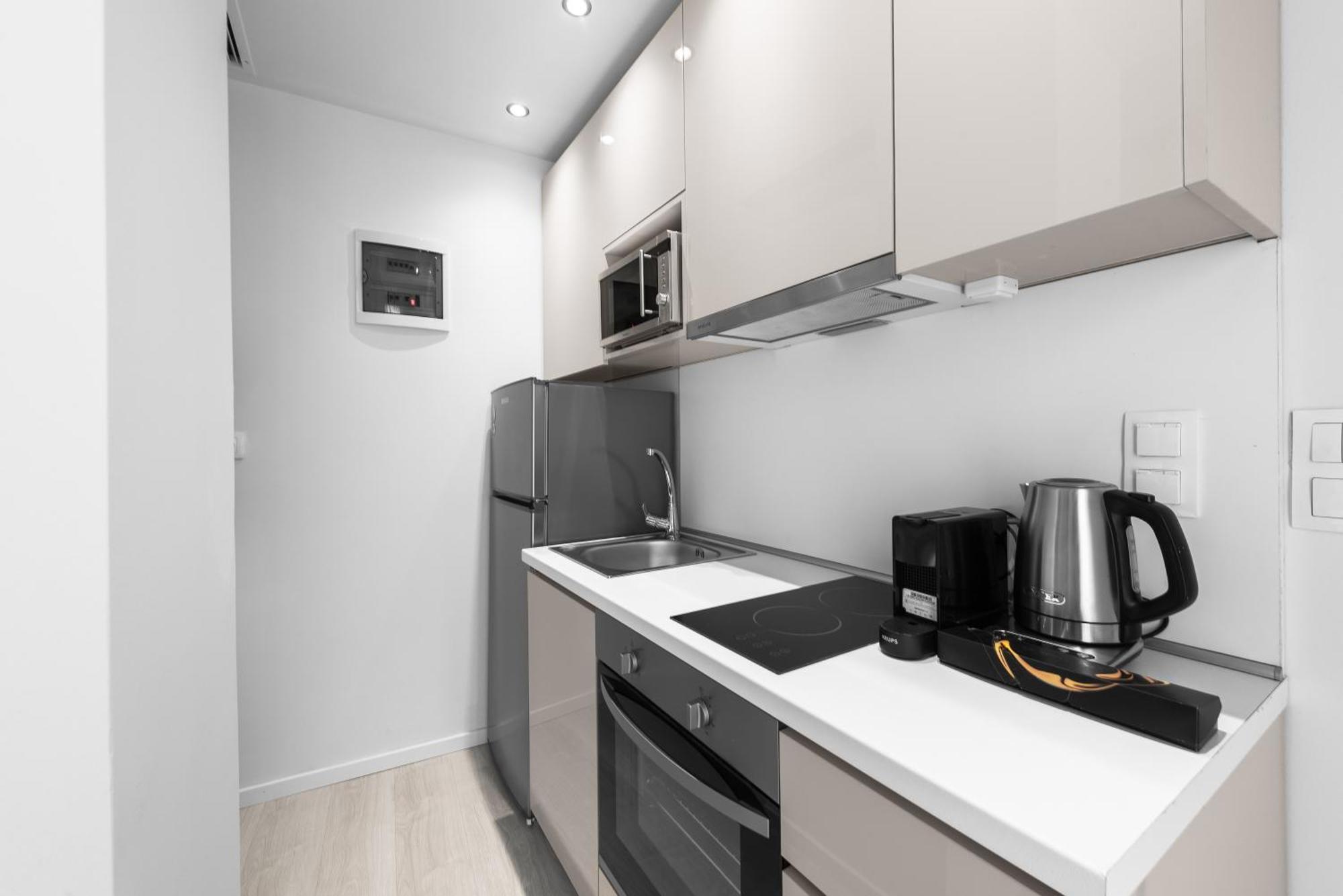 Denizen Boutique Apartments, Nilie Hospitality Mgmt Солун Екстериор снимка